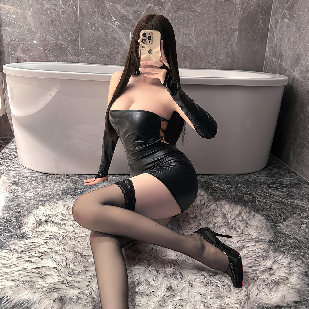 Alluring Leather Hip Skirt with Open Back – No Need to Remove