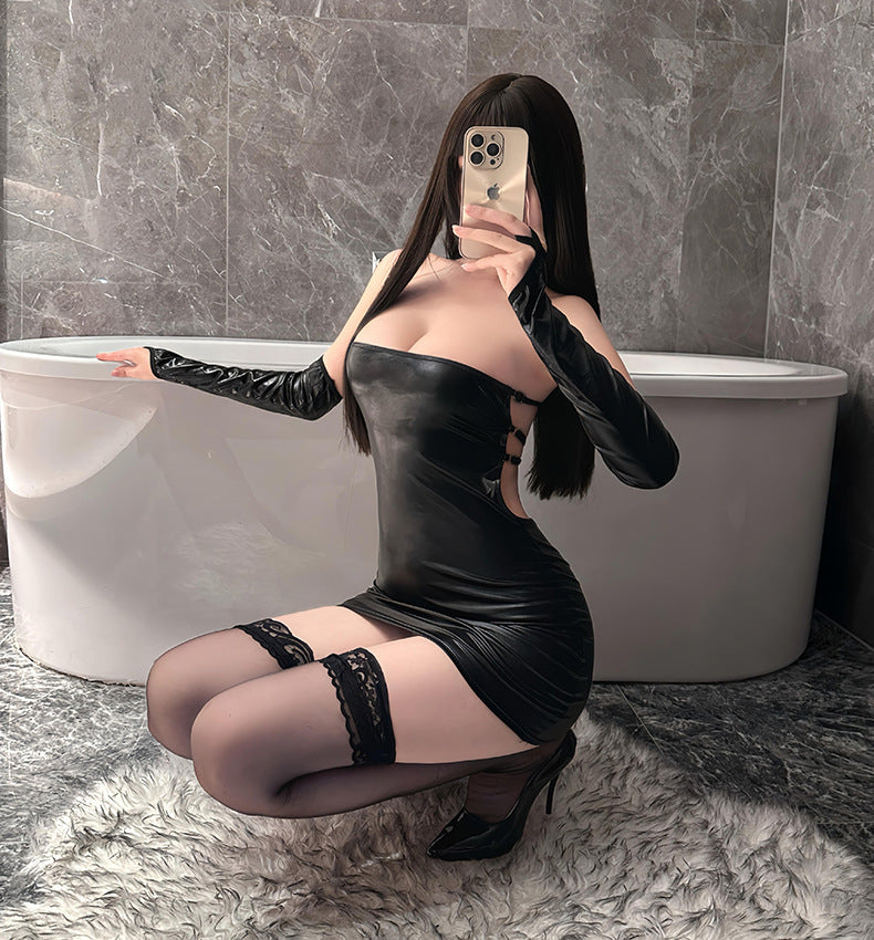 Alluring Leather Hip Skirt with Open Back – No Need to Remove