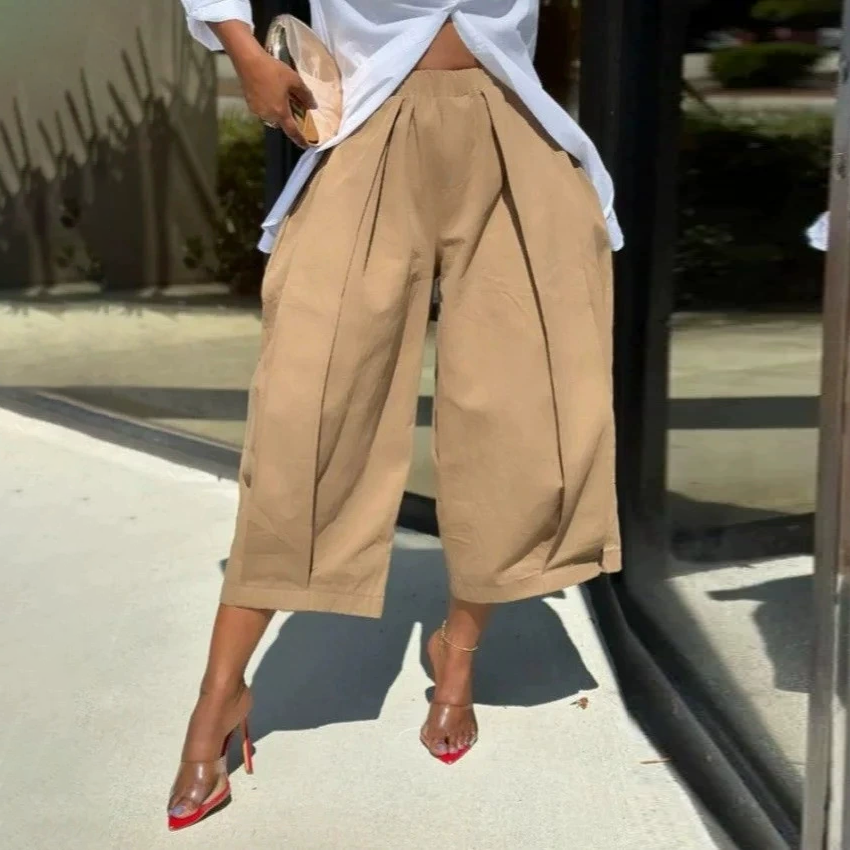 Loose-fitting cropped pants