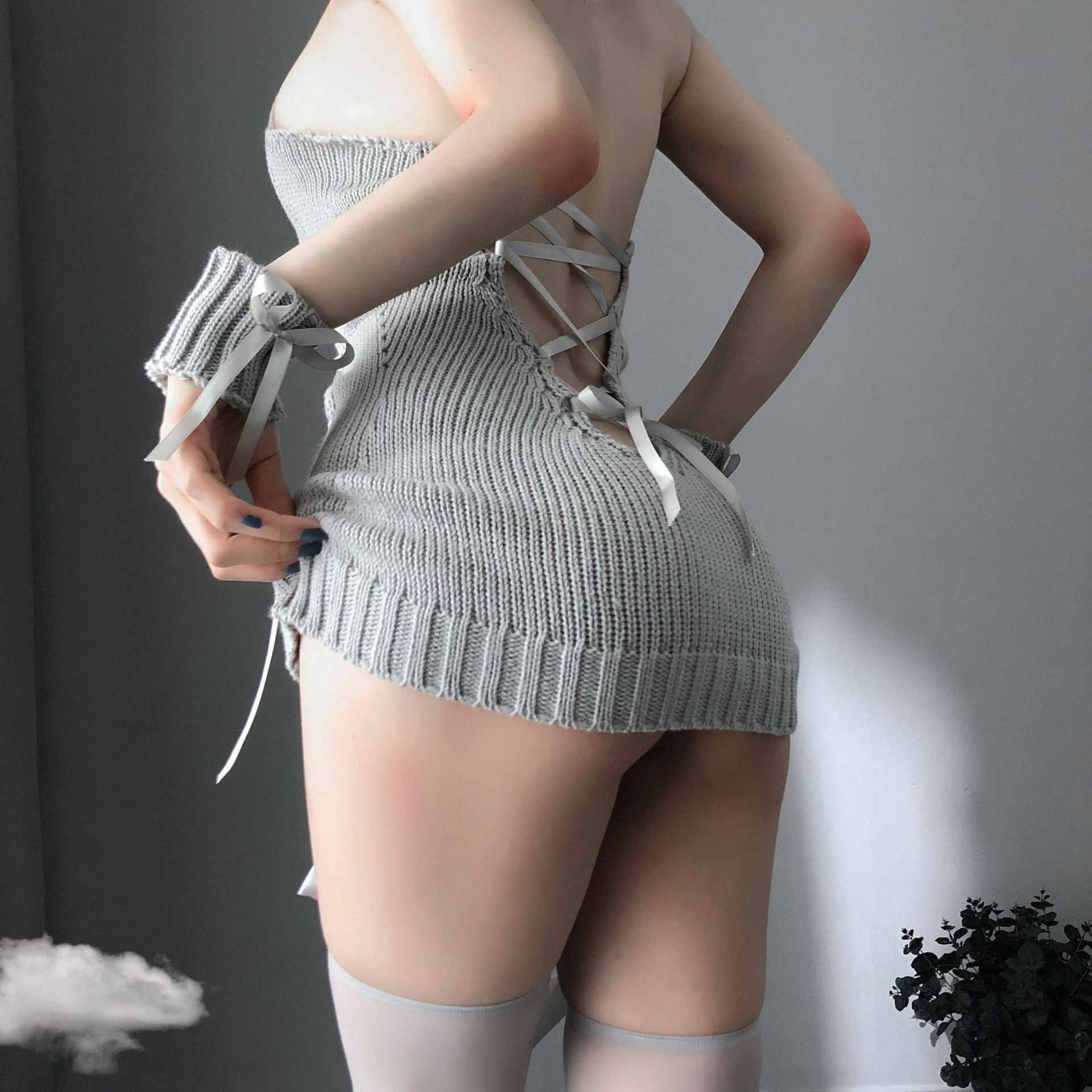 High-neck open-back sexy sweater