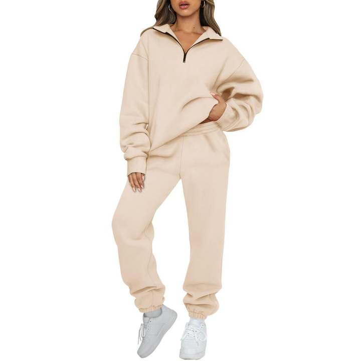 Hoodie and jogging pants tracksuit