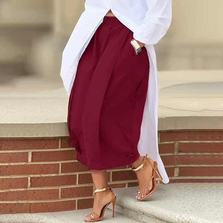 Loose-fitting cropped pants