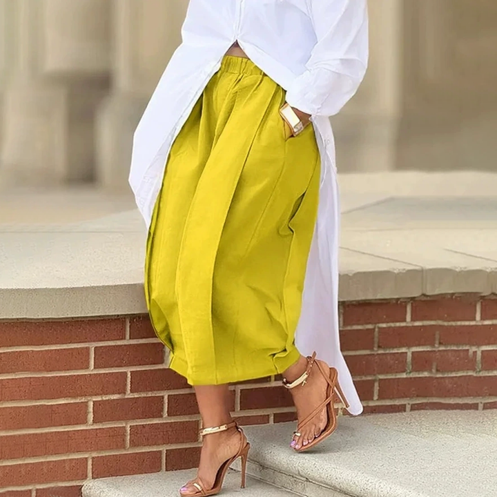 Loose-fitting cropped pants