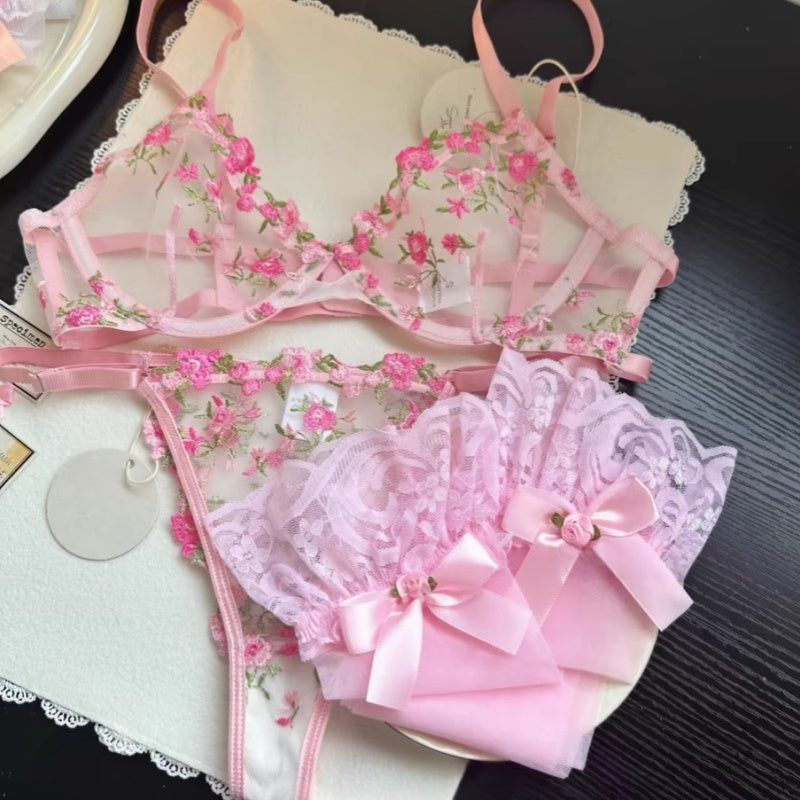 Floral Embroidery Underwire Bra Set