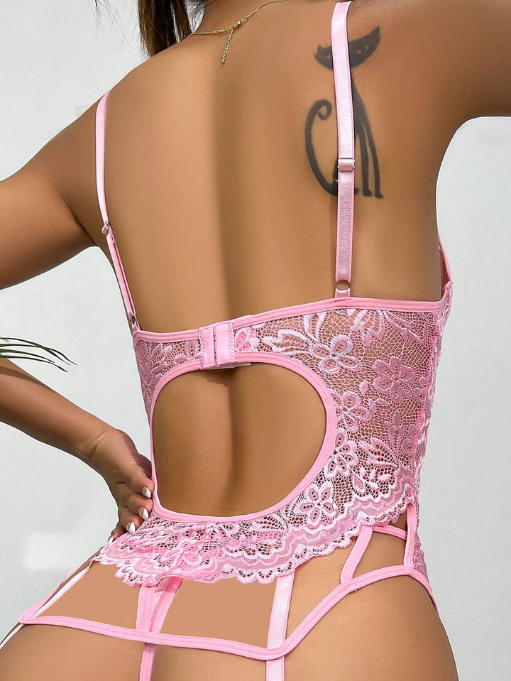Lace-trimmed bodycon bra set with leg straps