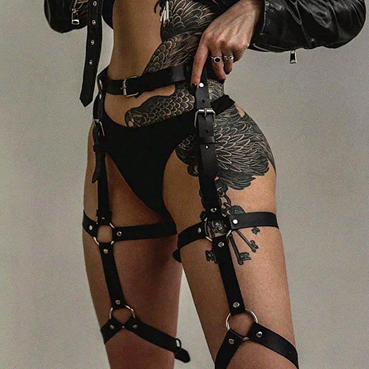 Leather belt leg loops integrated leg cover