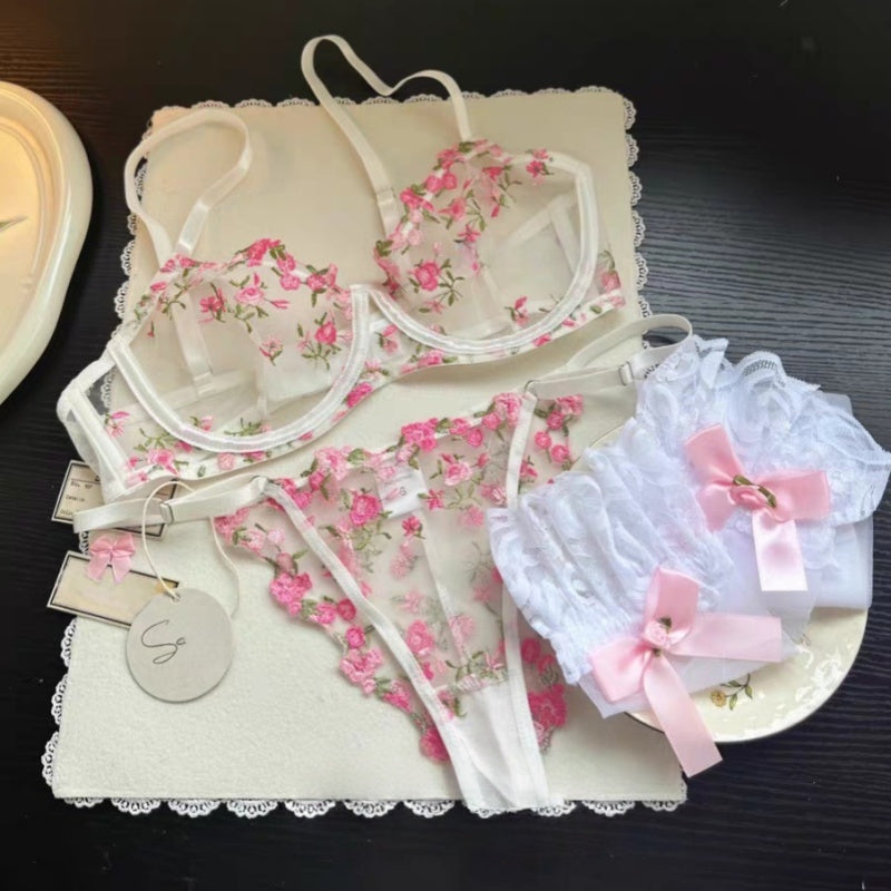 Floral Embroidery Underwire Bra Set
