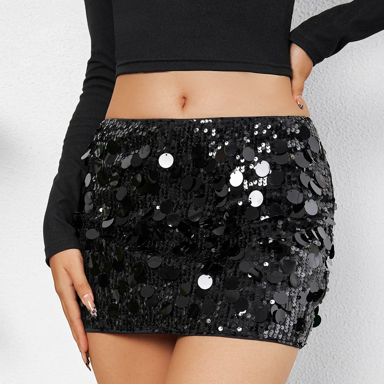Solid color sequined skirt